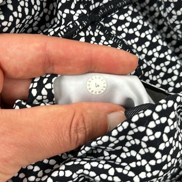 Lululemon In Movement 7/8 Tight *Everlux 25" Monochromic Black - Picture 4 of 5